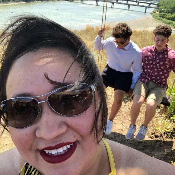 Meet your Posher, Claudia - Picture 1 of 1